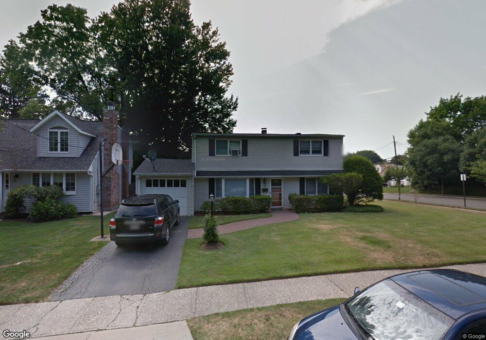 46 Hillside Ln, Syosset, NY 11791 - photo 1