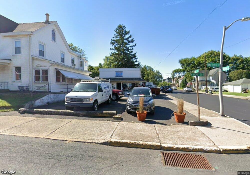 1022 W Broad St, Quakertown, PA 18951 - photo 1