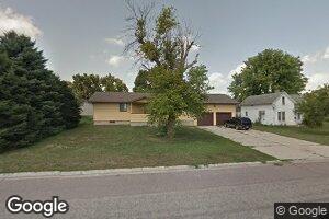 106 W Calumet Ave, George, IA 51237