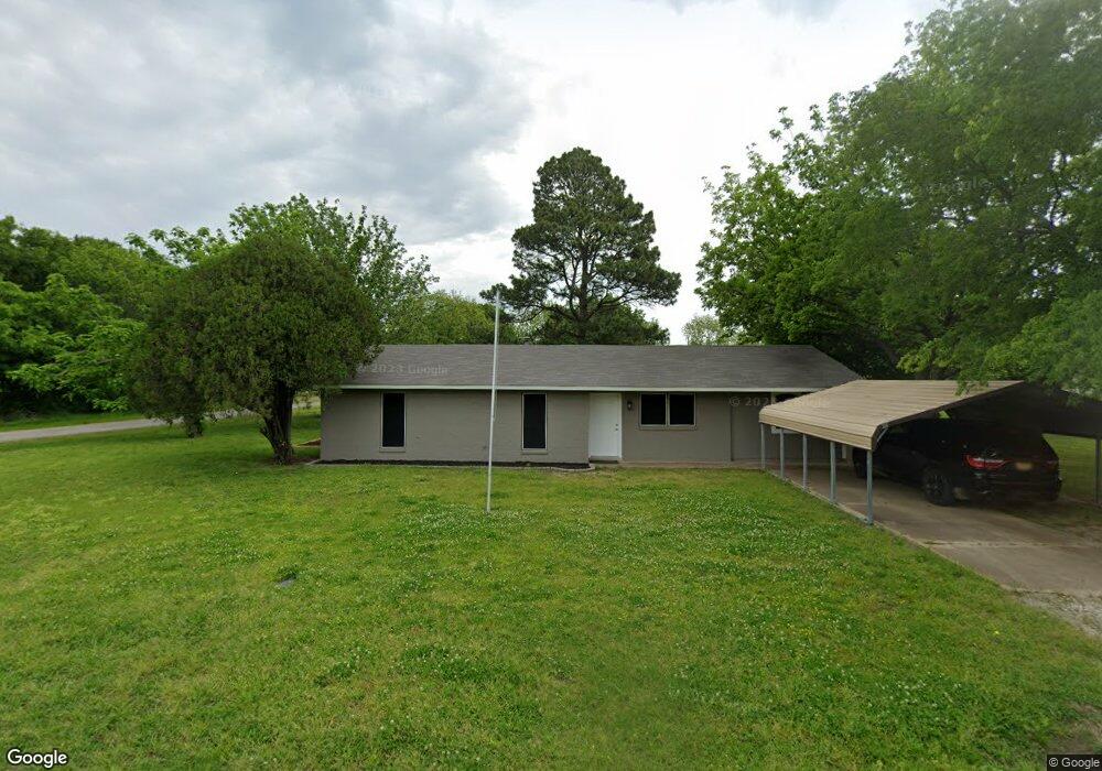 310 W Cedar St, Colbert, OK 74733 - photo 1