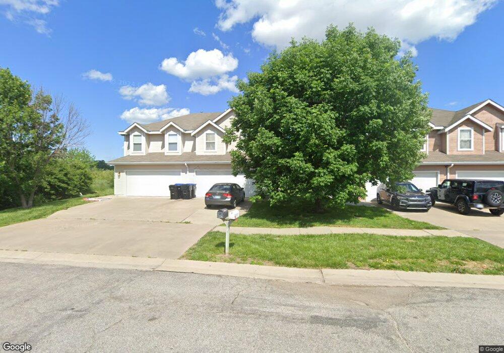 2226 SW Ancaster Rd, Topeka, KS 66614 - photo 1