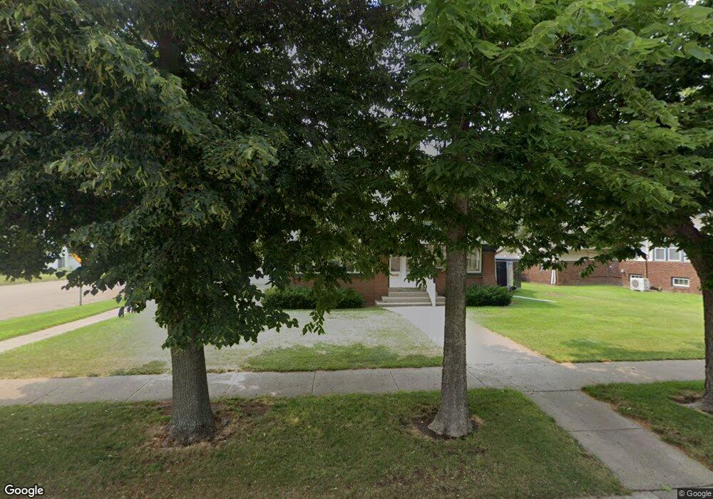 328 4th Ave SW, Jamestown, ND 58401 - photo 1