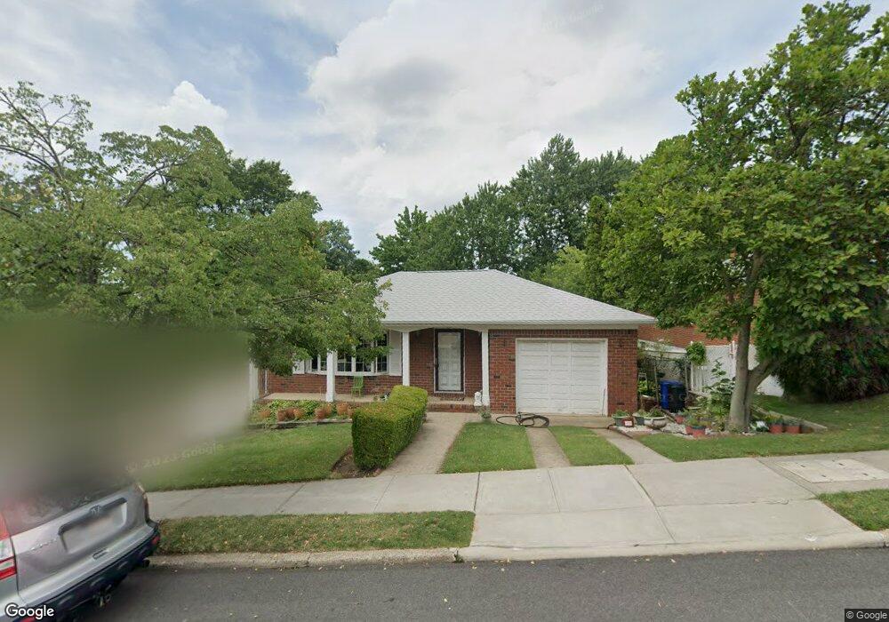 211 Benedict Ave, Staten Island, NY 10314 - photo 1