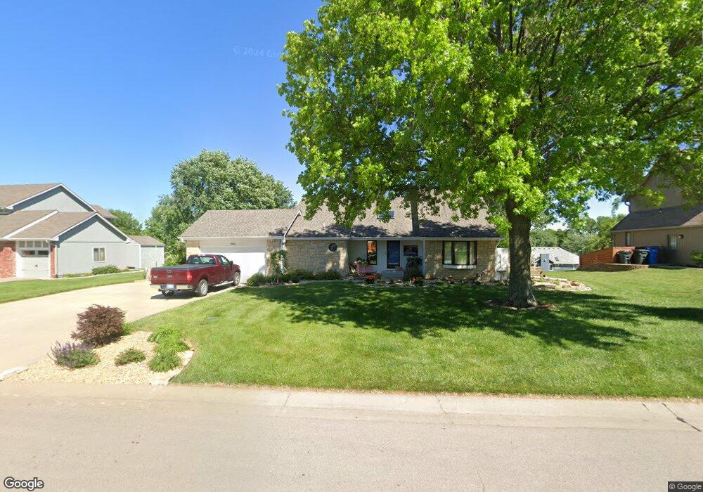 3910 SW Friar Rd, Topeka, KS 66610 - photo 1