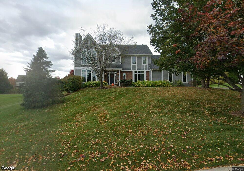 W127N6229 Sumac St, Menomonee Falls, WI 53051 - photo 1