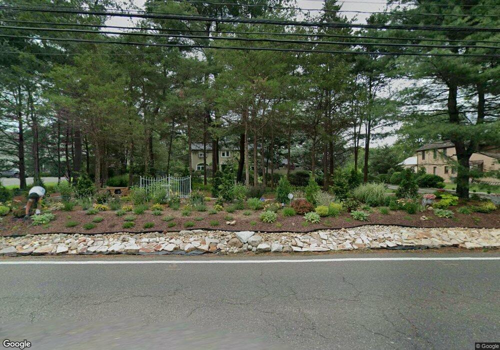 1019 Franklin Lakes Rd, Franklin Lakes, NJ 07417 - photo 1