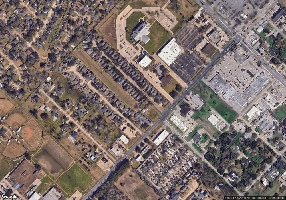 204 Live Oak Ln, Friendswood, TX 77546 - photo 1