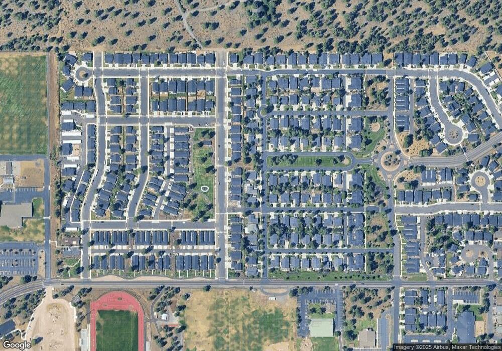 653 N Freemont St unit HS49, Sisters, OR 97759 - photo 1