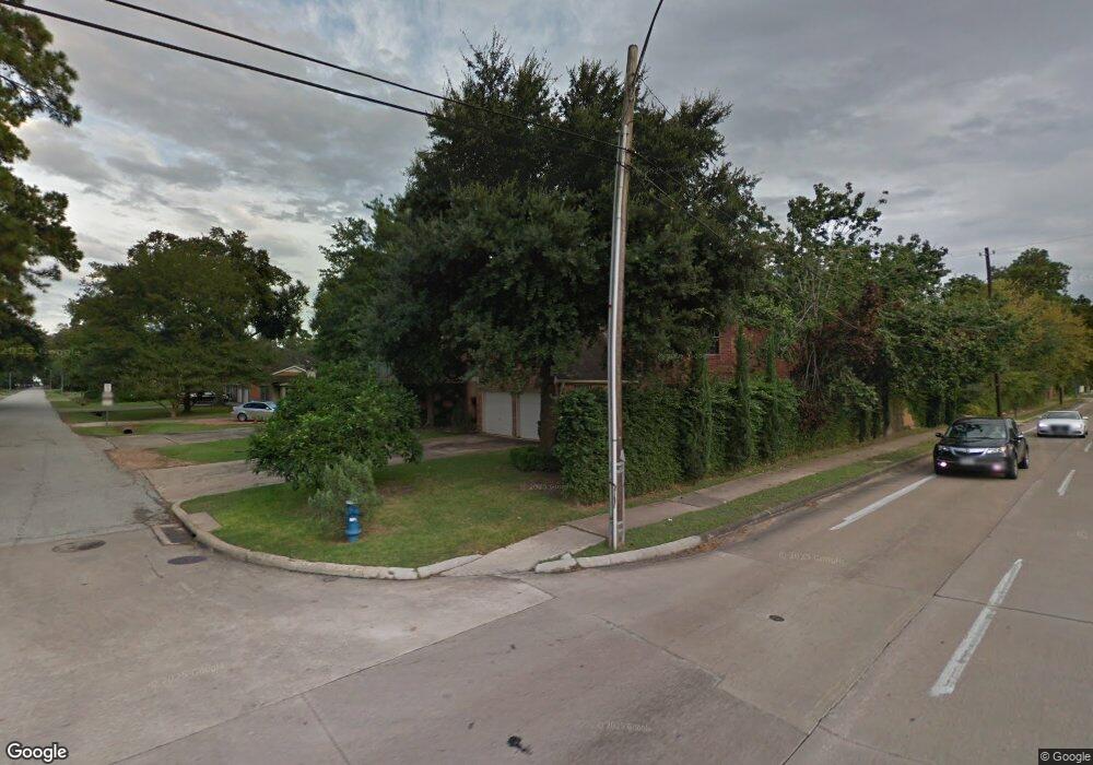 7837 Wedgewood Ln, Houston, TX 77055 - photo 1