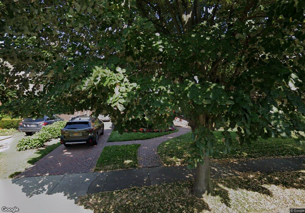 7 Pennsylvania Blvd, Floral Park, NY 11001 - photo 1