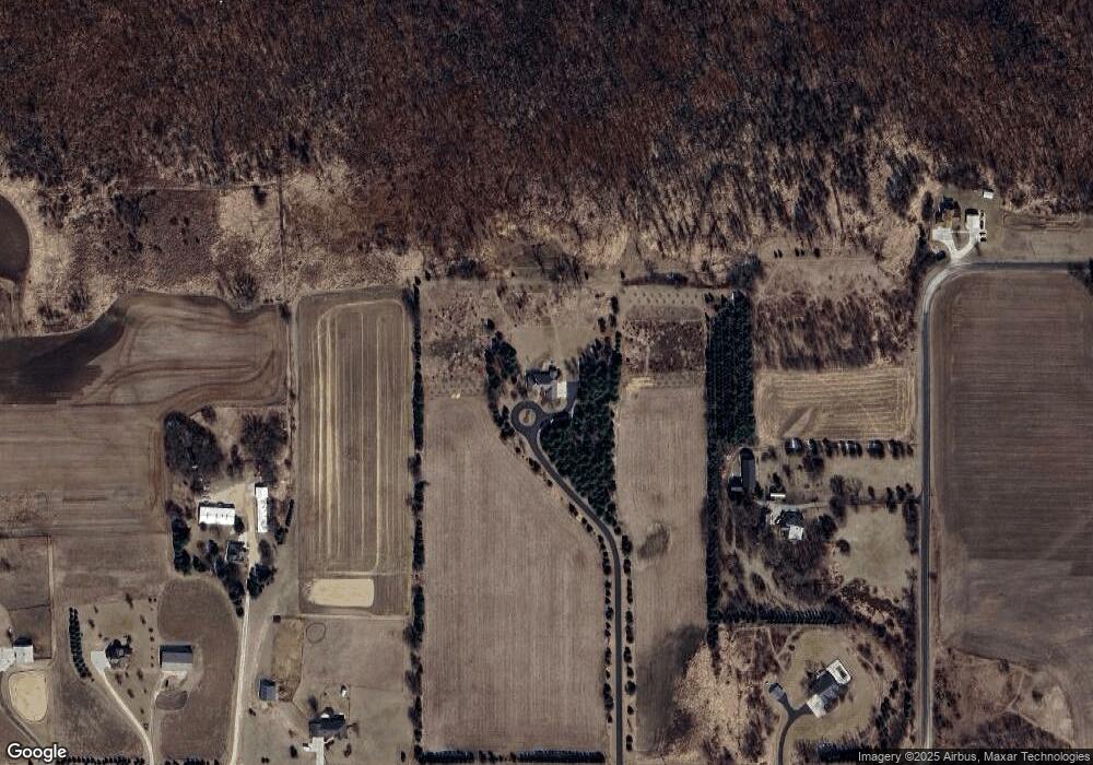 5160 Beechnut Dr, Kewaskum, WI 53040 - photo 1