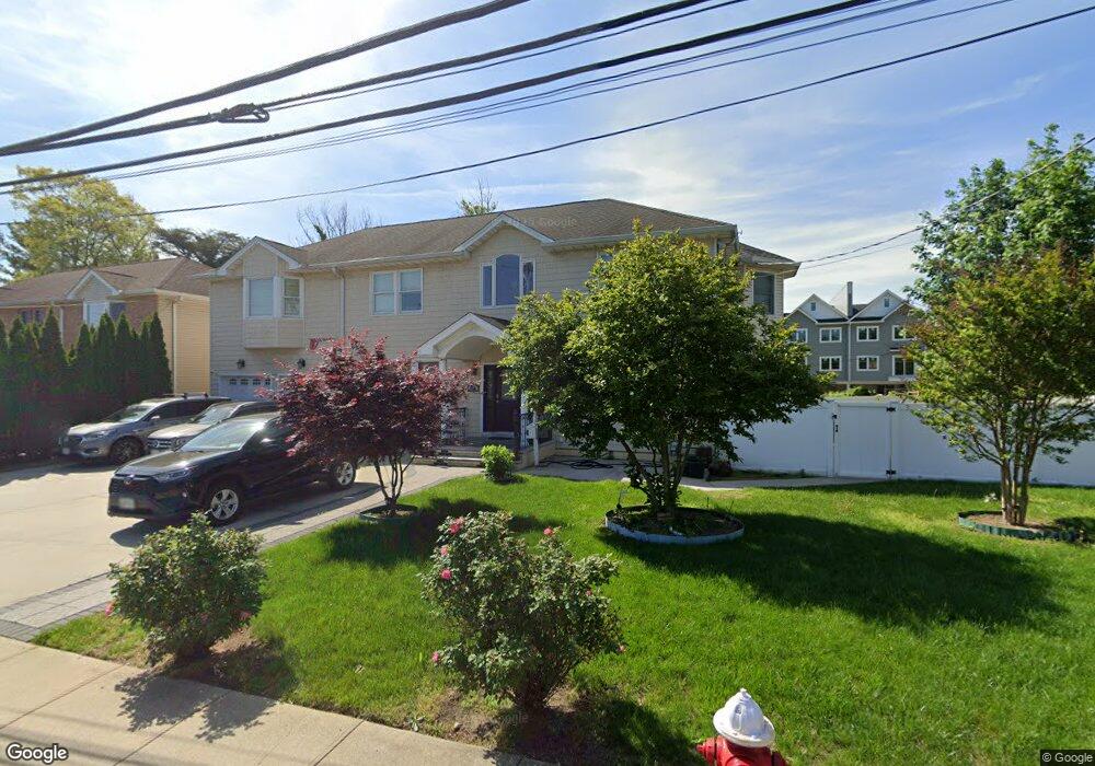 680 Emerson Dr, West Hempstead, NY 11552 - photo 1