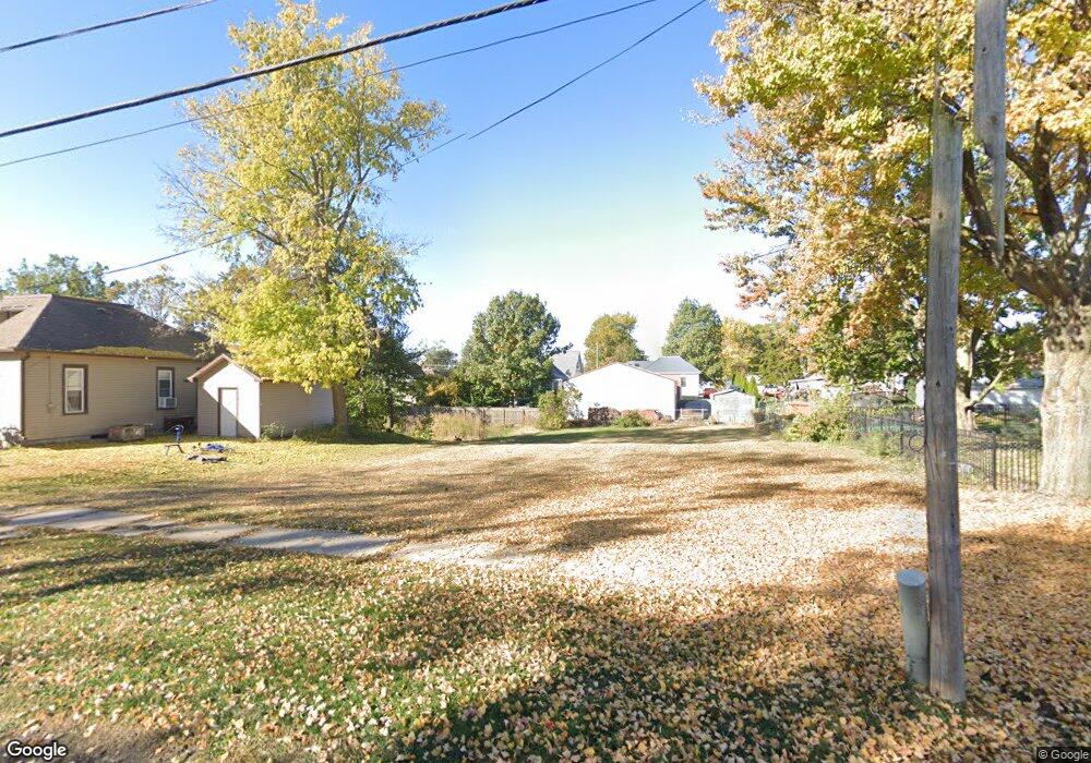 315 E 4th St S, Newton, IA 50208 - photo 1