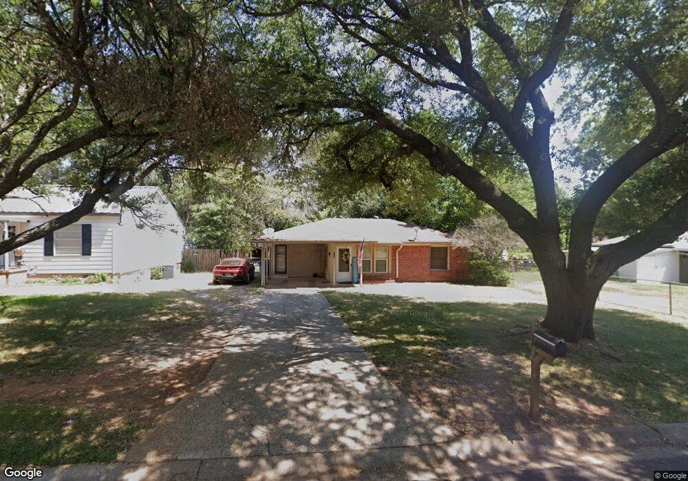 711 Layton St, Kilgore, TX 75662 - photo 1