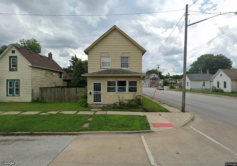 1729 W 8th St, Davenport, IA 52802 - photo 1