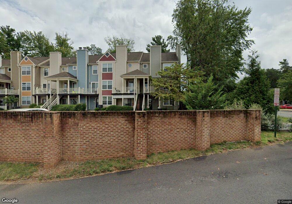 300B Locust St SE unit B, Vienna, VA 22180 - photo 1