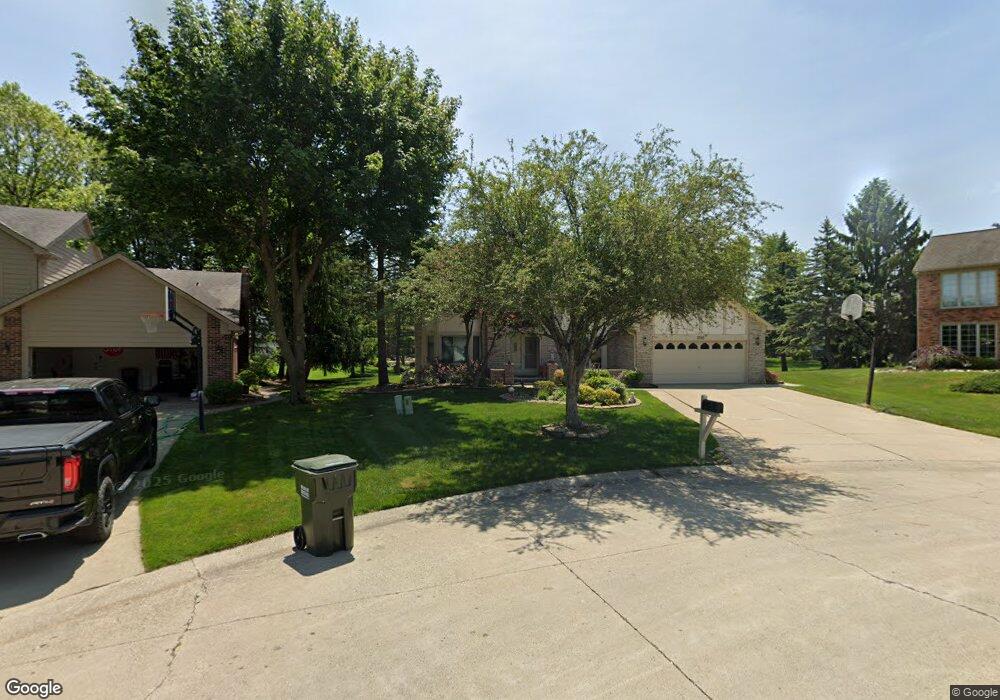 3515 Rocky Crest Ct, Rochester Hills, MI 48306 - photo 1