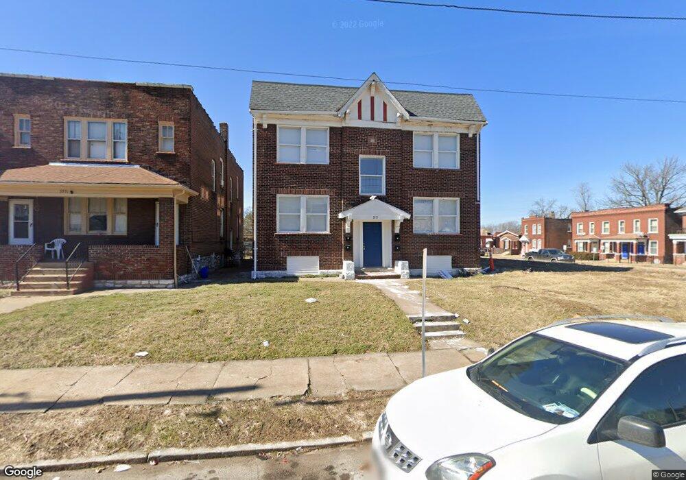 3935 N Taylor Ave, Saint Louis, MO 63115 - photo 1