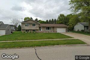 1890 Audubon Dr, Waterloo, IA 50701