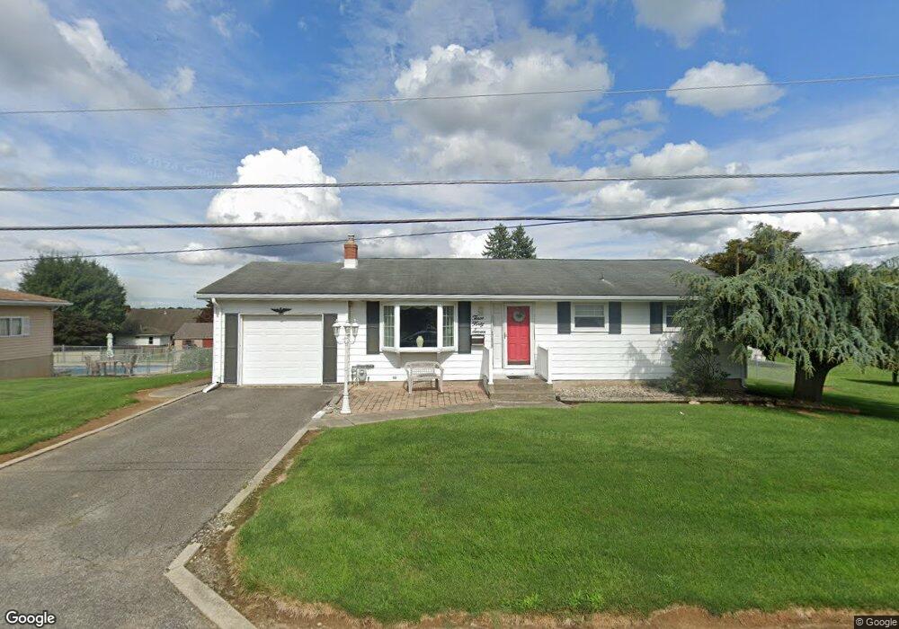 347 Cleveland St, Freemansburg, PA 18017 - photo 1