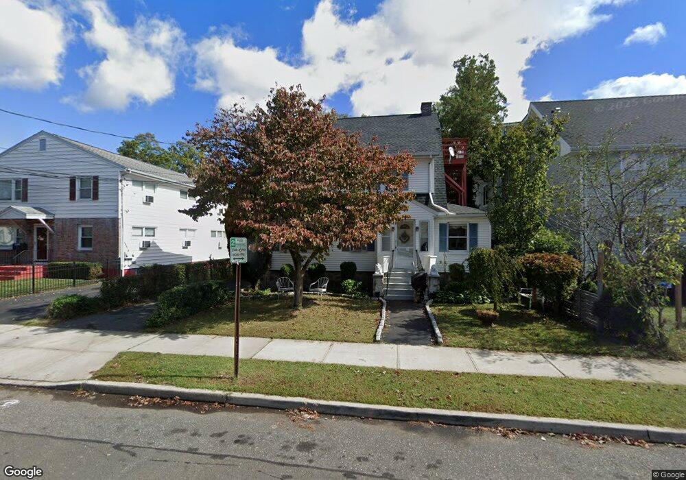 5 Elm Tree Place, Stamford, CT 06906 - photo 1