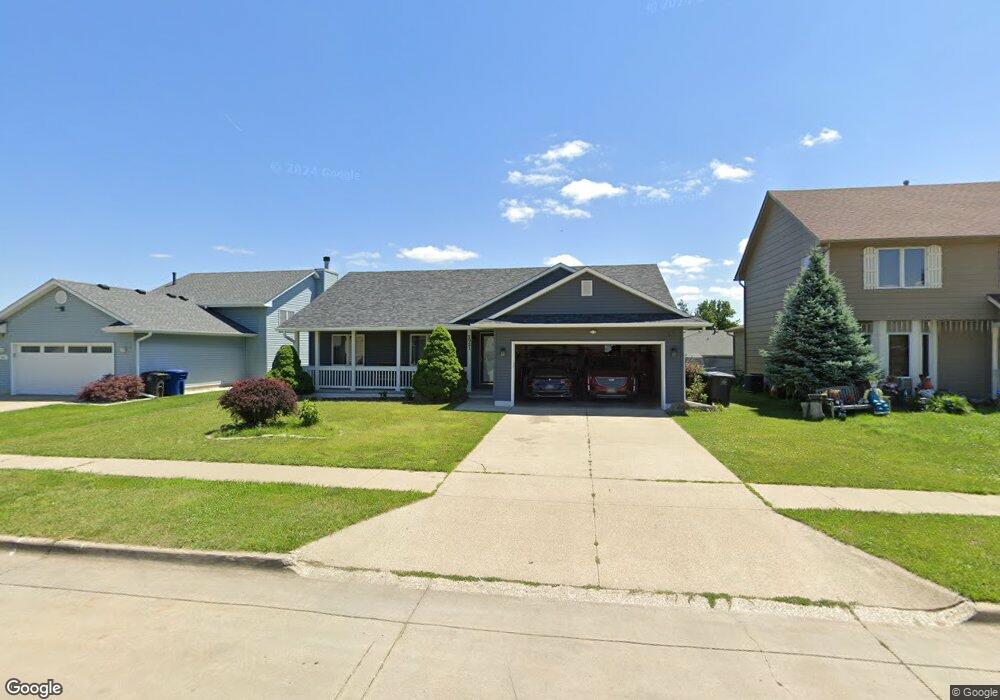 2921 Shadow Creek Ln, Des Moines, IA 50320 - photo 1