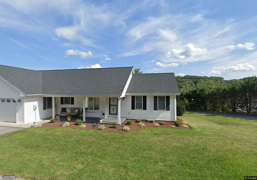 131 Garden Dr, Berkeley Springs, WV 25411 - photo 1