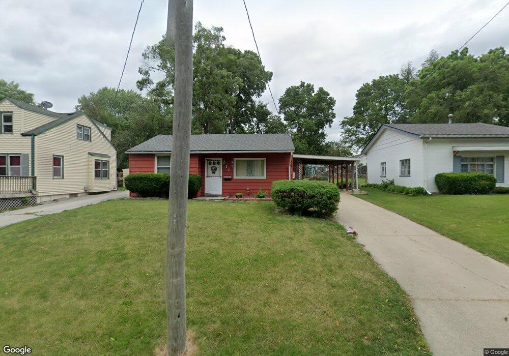 911 Leach Ave, Des Moines, IA 50315 - photo 1