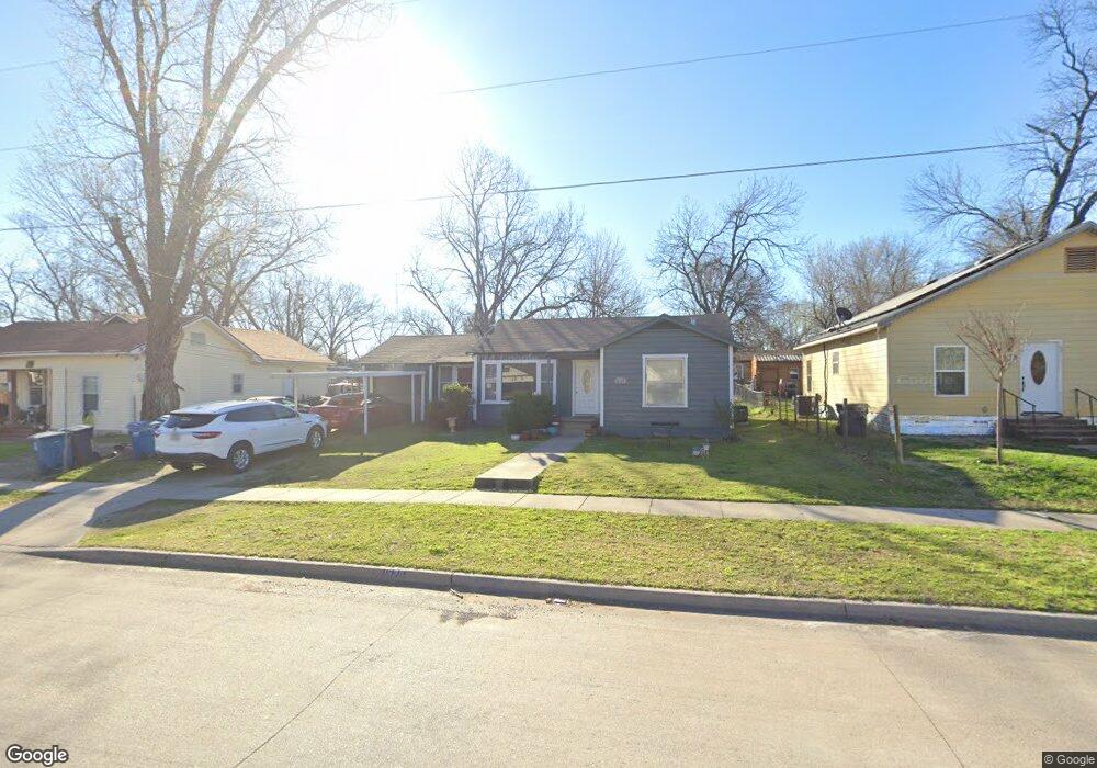 1529 W Collin St, Corsicana, TX 75110 - photo 1