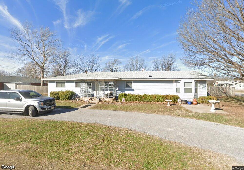 201 S 3rd St, Cache, OK 73527 - photo 1