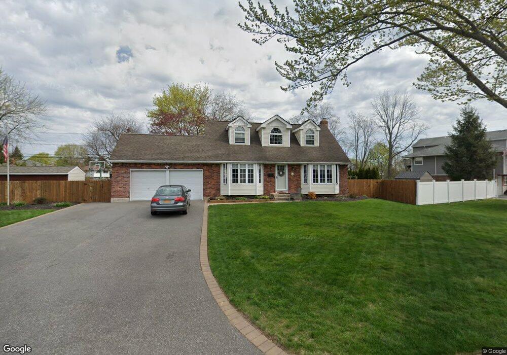 1 Tyram Ln, ComMacK, NY 11725 - photo 1