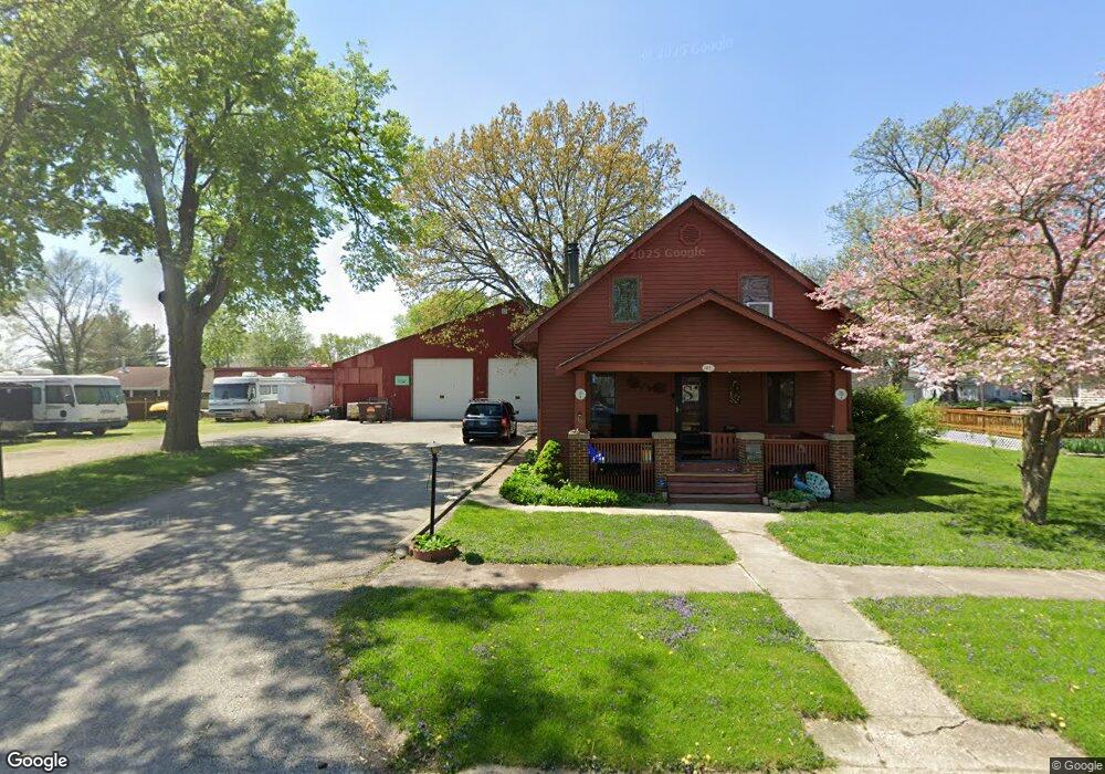 1109 Clinton St, Lincoln, IL 62656 - photo 1