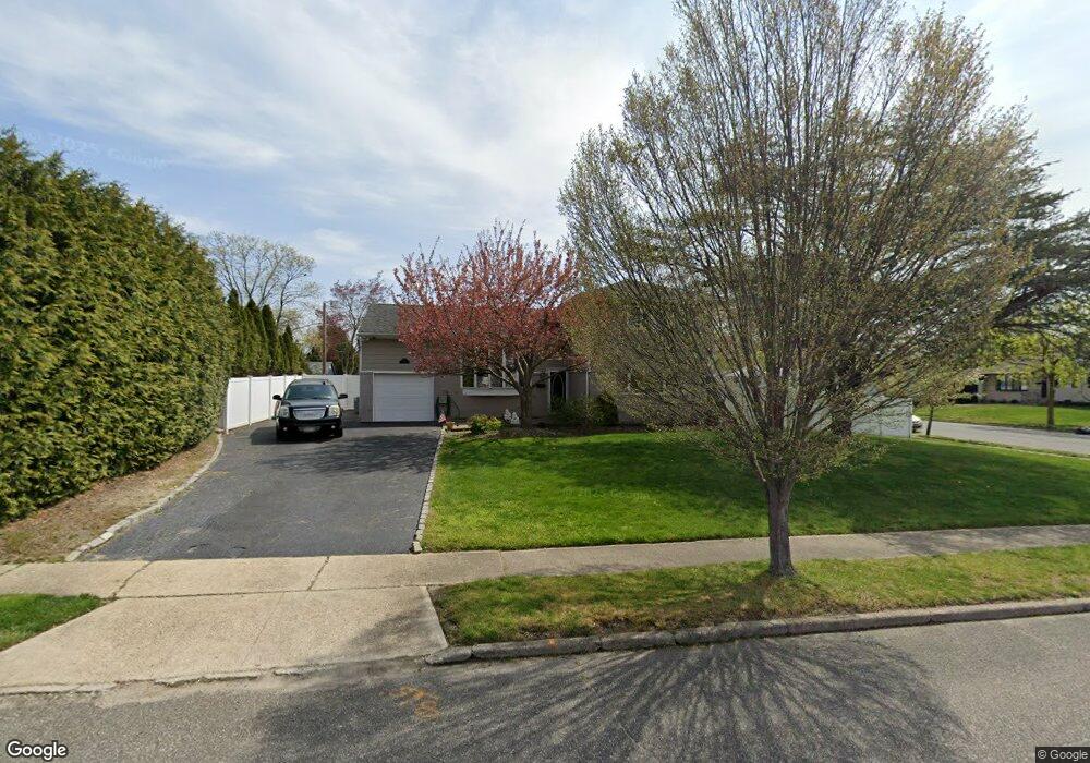 2 Rye Place, ComMacK, NY 11725 - photo 1