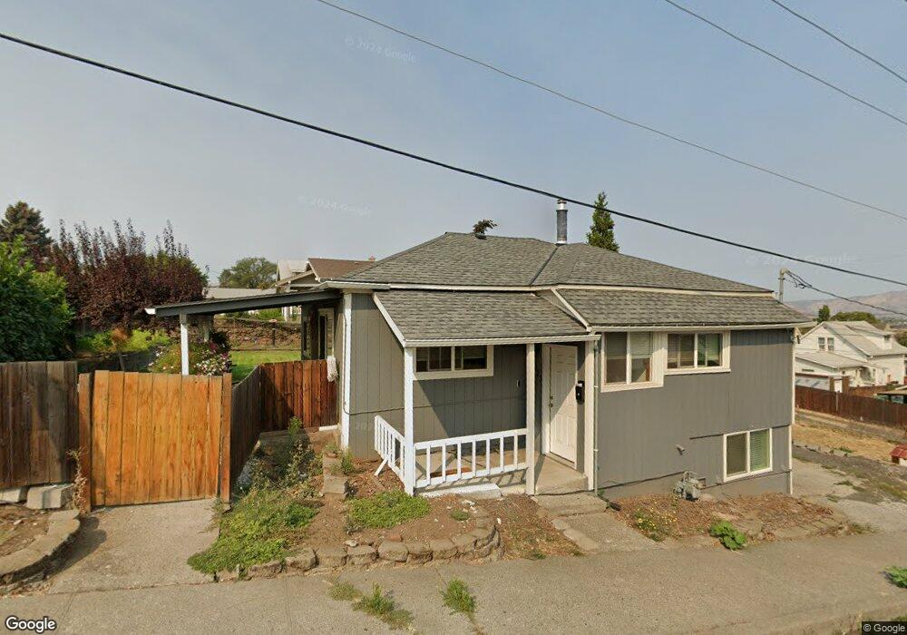 1023 E 10th St, the Dalles, OR 97058 - photo 1
