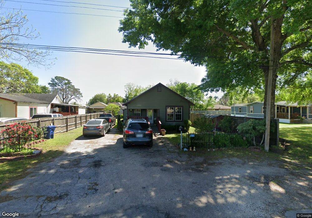 1403 Avenue I, Bay City, TX 77414 - photo 1