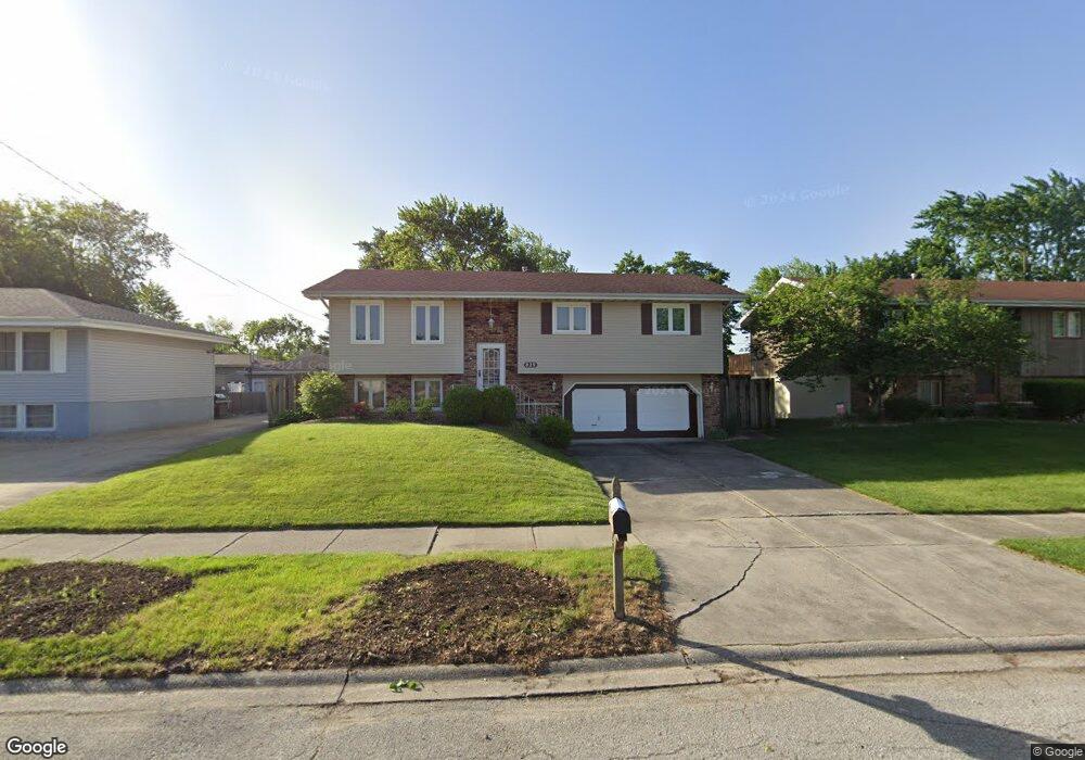 829 Tyler Ave, Dyer, IN 46311 - photo 1