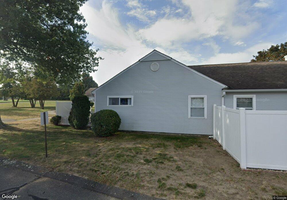 98 Collins St, Chicopee, MA 01022 - photo 1