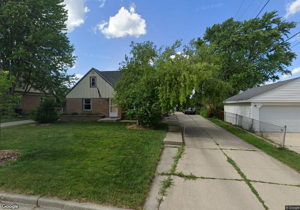 12720 W Courtland Ave, Butler, WI 53007 - photo 1