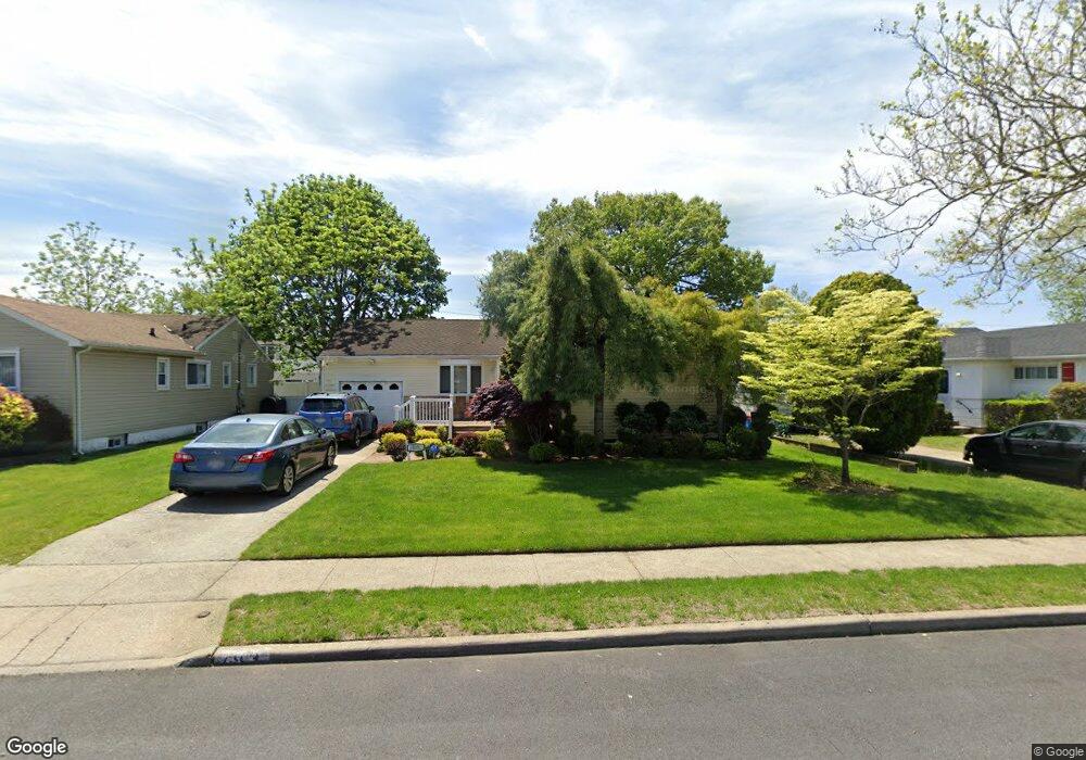 793 Princeton Rd, Franklin Square, NY 11010 - photo 1