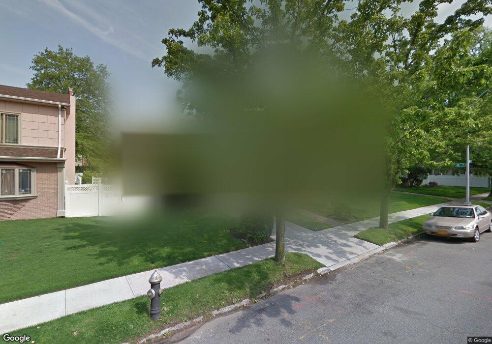 67-43 Utopia Pkwy, Flushing, NY 11365 - photo 1