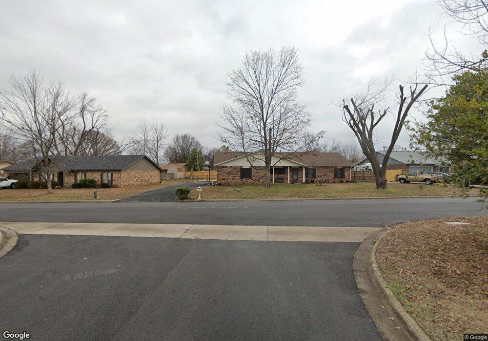 2811 W Parkwood Cir, Rogers, AR 72756 - photo 1