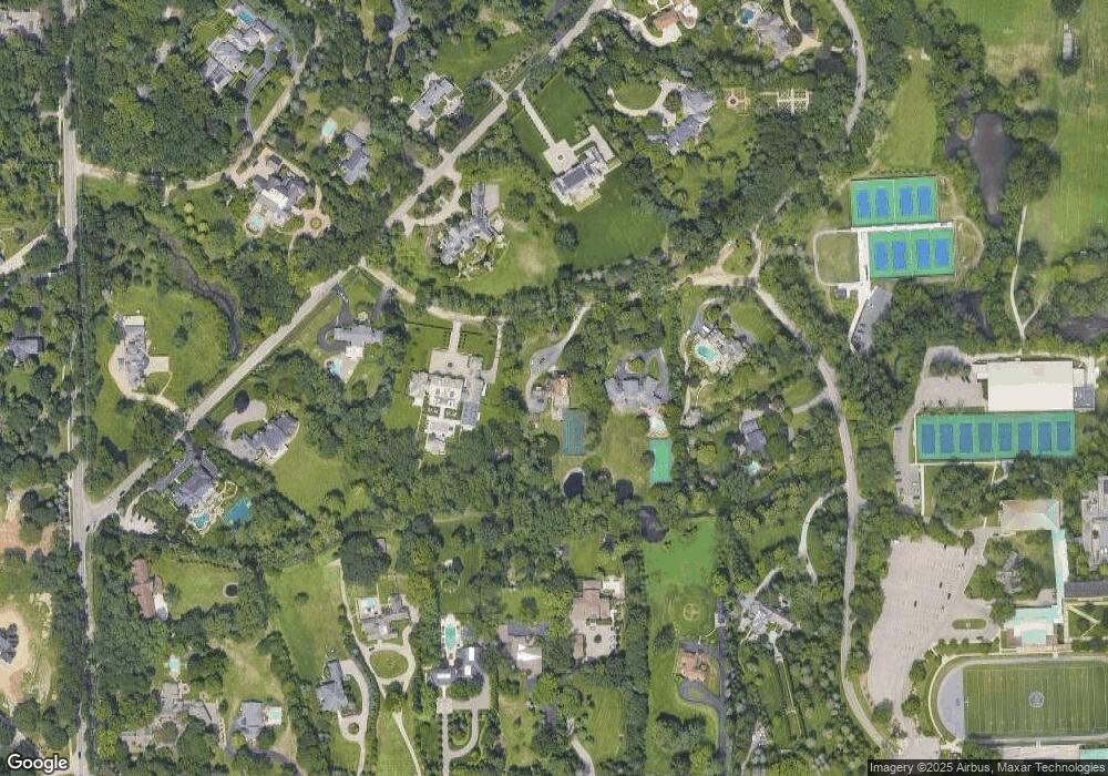 635 Hillcrest Dr, Bloomfield Hills, MI 48304 - photo 1