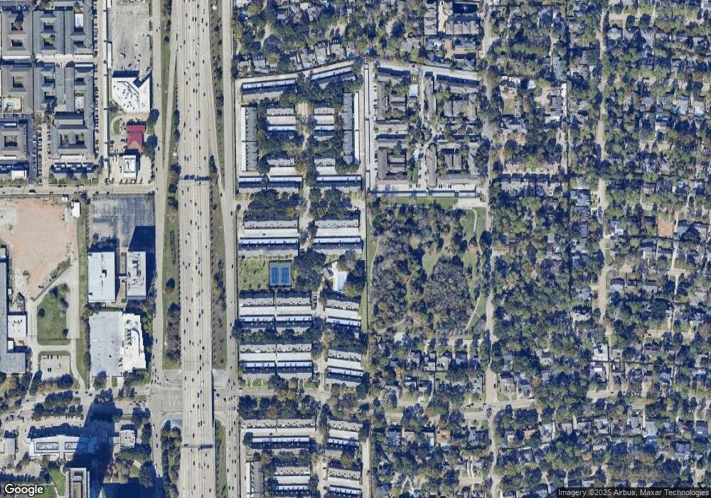 10227 Longmont Dr unit 34, Houston, TX 77042 - photo 1