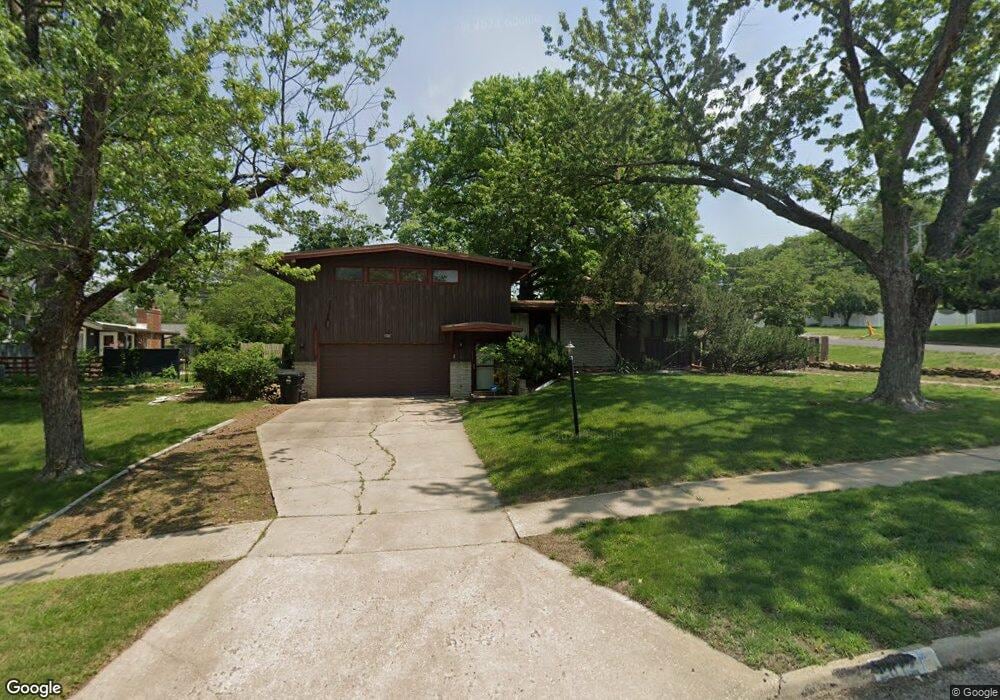 2872 SW Mulvane St, Topeka, KS 66611 - photo 1