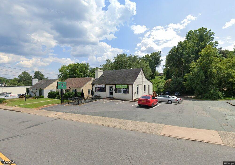 1138 E High St, Charlottesville, VA 22902 - photo 1