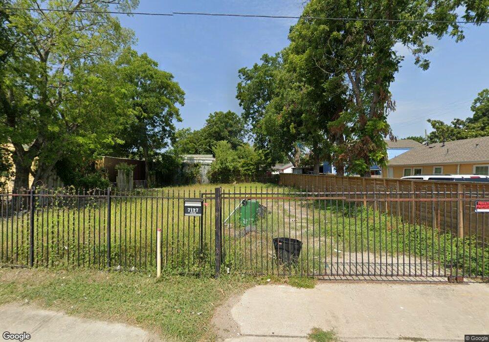7127 Fulton St, Houston, TX 77022 - photo 1