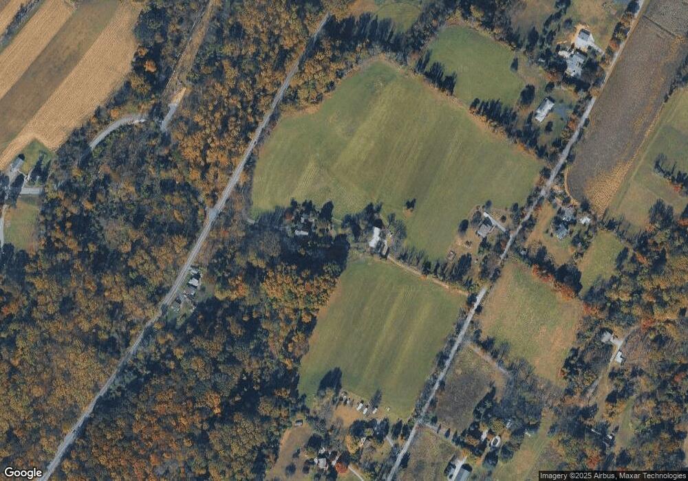 571 Antietam Rd, Reading, PA 19606 - photo 1