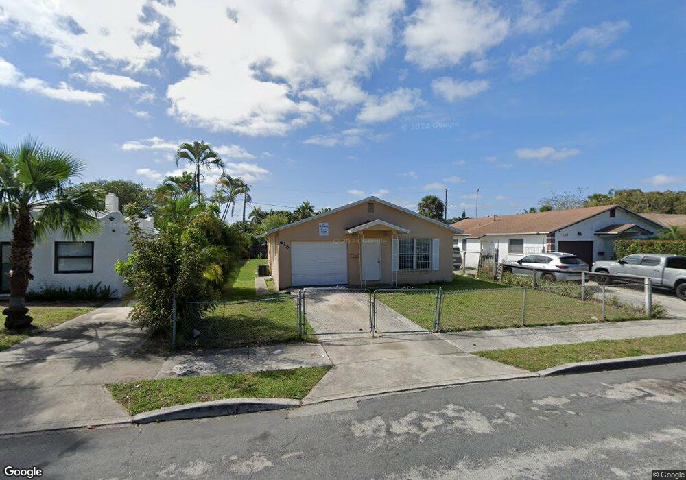 626 39th St, West Palm Beach, FL 33407 - photo 1