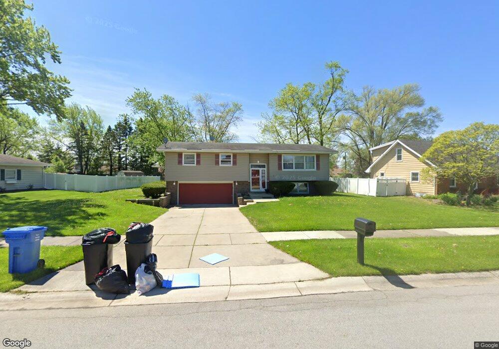 201 Magnolia Dr, Crown Point, IN 46307 - photo 1