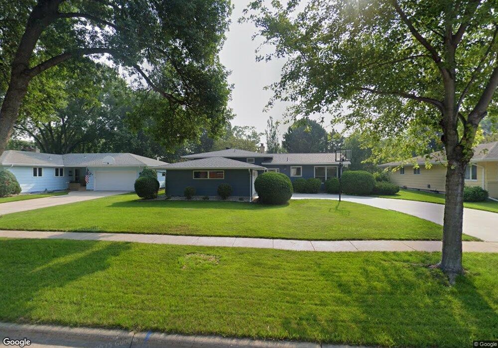 2319 Willow Rd N, Fargo, ND 58102 - photo 1